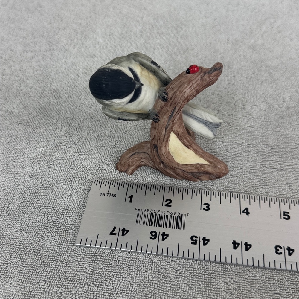 Boehm Figurine Vintage Chickadee On Branch with Ladybug #40257 Made USA Nature - Picture 8 of 9